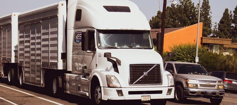 7.29 Knowing These Four Blind Spots Can Help Prevent a Florida Tractor-Trailer Accident