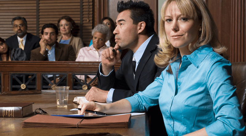 Pros and Cons of Settling a Personal Injury Case or Going to Trial