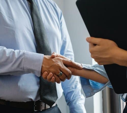 How to Deal with Insurance Adjusters After an Accident